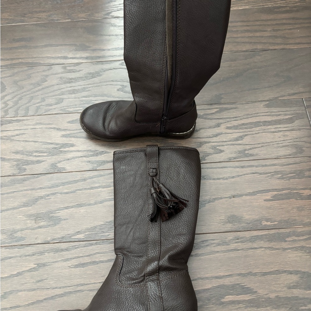 Girl’s GAP Kids tall brown boots, size 1